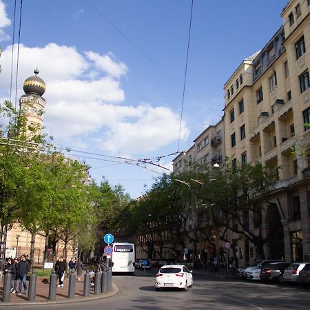 Luxury Downtown 3 Bedroom Apartment By Synagoge With Beautiful View Budapest Eksteriør bilde