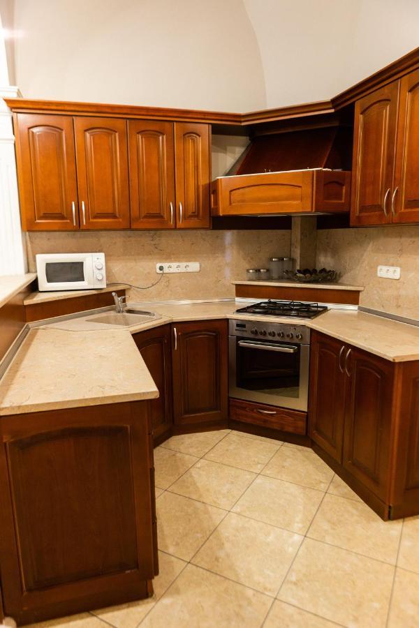 Luxury Downtown 3 Bedroom Apartment By Synagoge With Beautiful View Budapest Eksteriør bilde