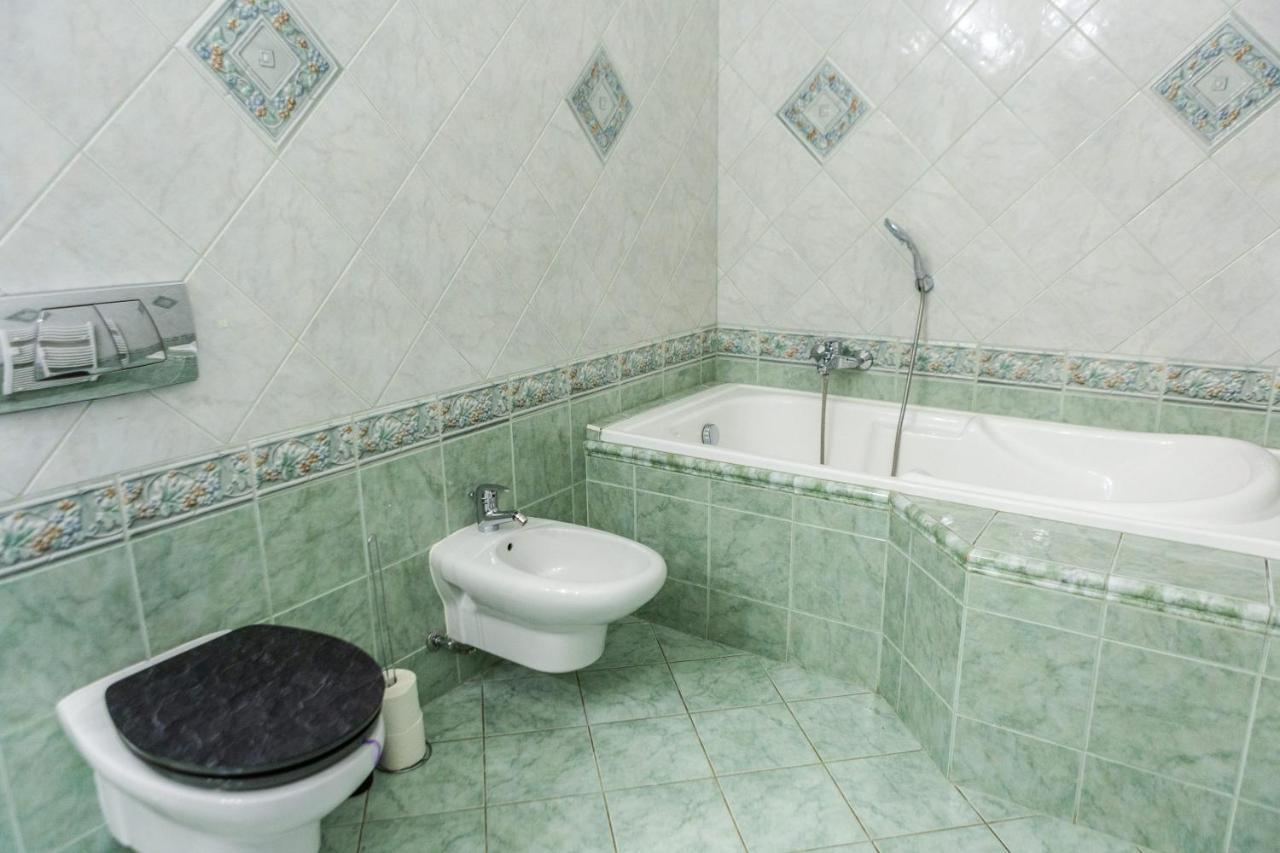 Luxury Downtown 3 Bedroom Apartment By Synagoge With Beautiful View Budapest Eksteriør bilde