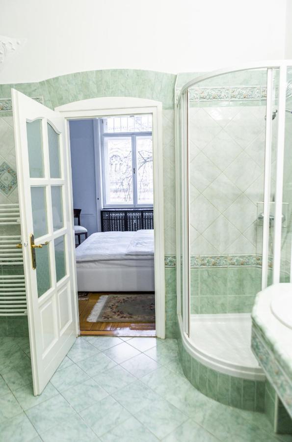 Luxury Downtown 3 Bedroom Apartment By Synagoge With Beautiful View Budapest Eksteriør bilde